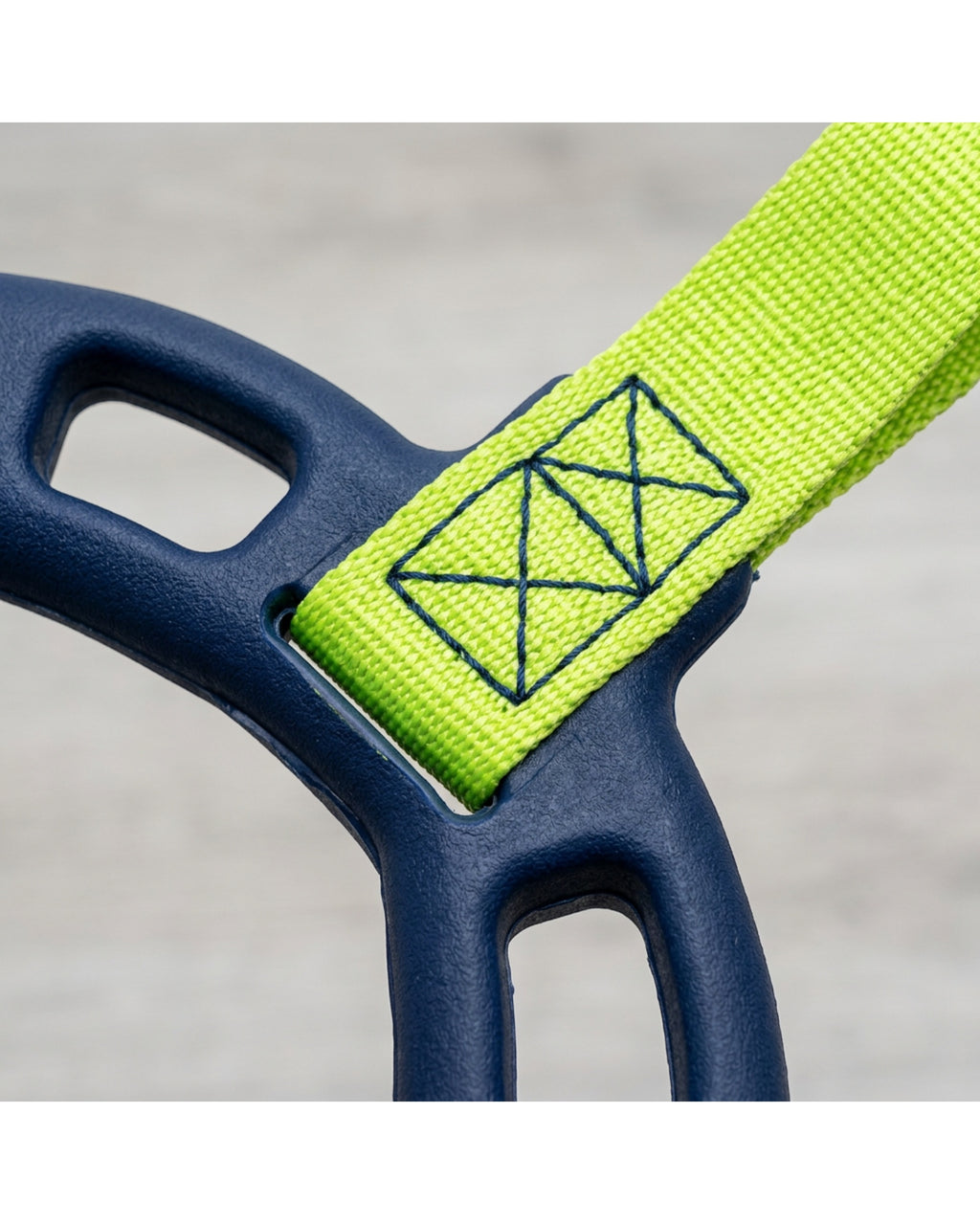 Gdbfx Lattice TPR Tug Ring with Two Webbing Handles Navy Lime - Detail view